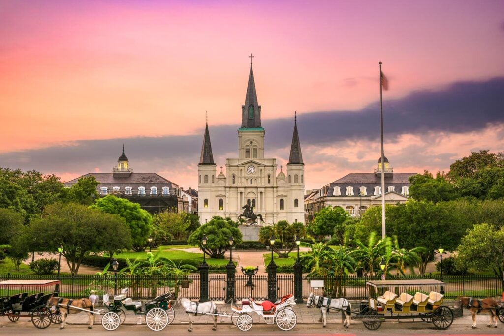 15 HONEST Pros & Cons of Living in NEW ORLEANS (Let's Talk)