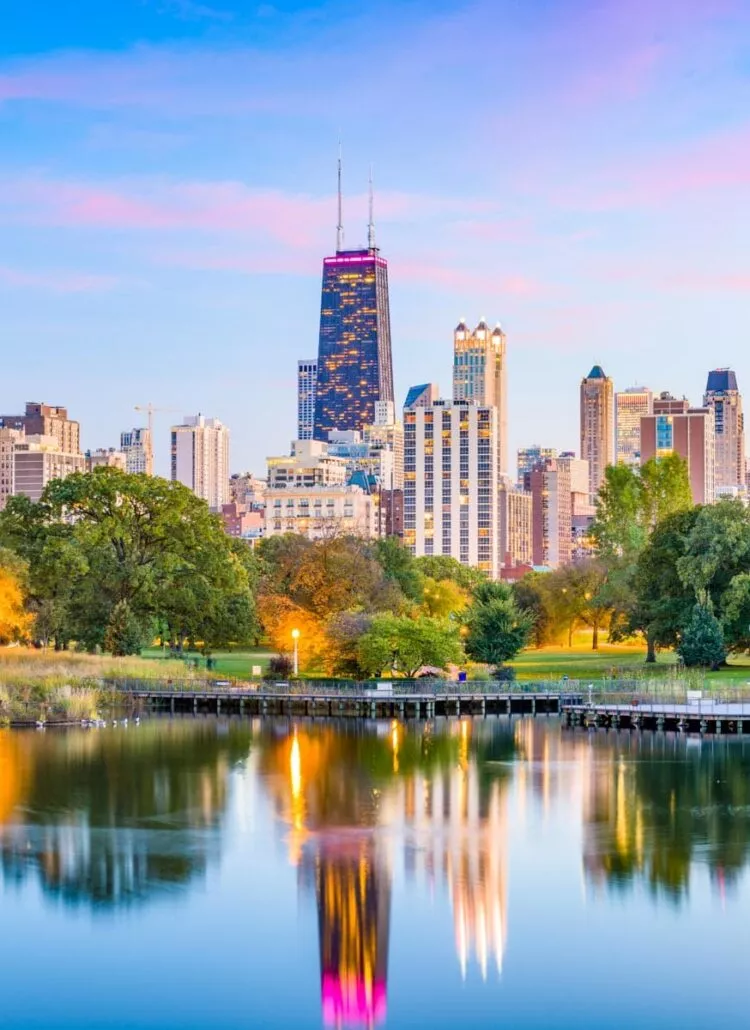 15 HONEST Pros & Cons of Living in Chicago (Let’s Talk)