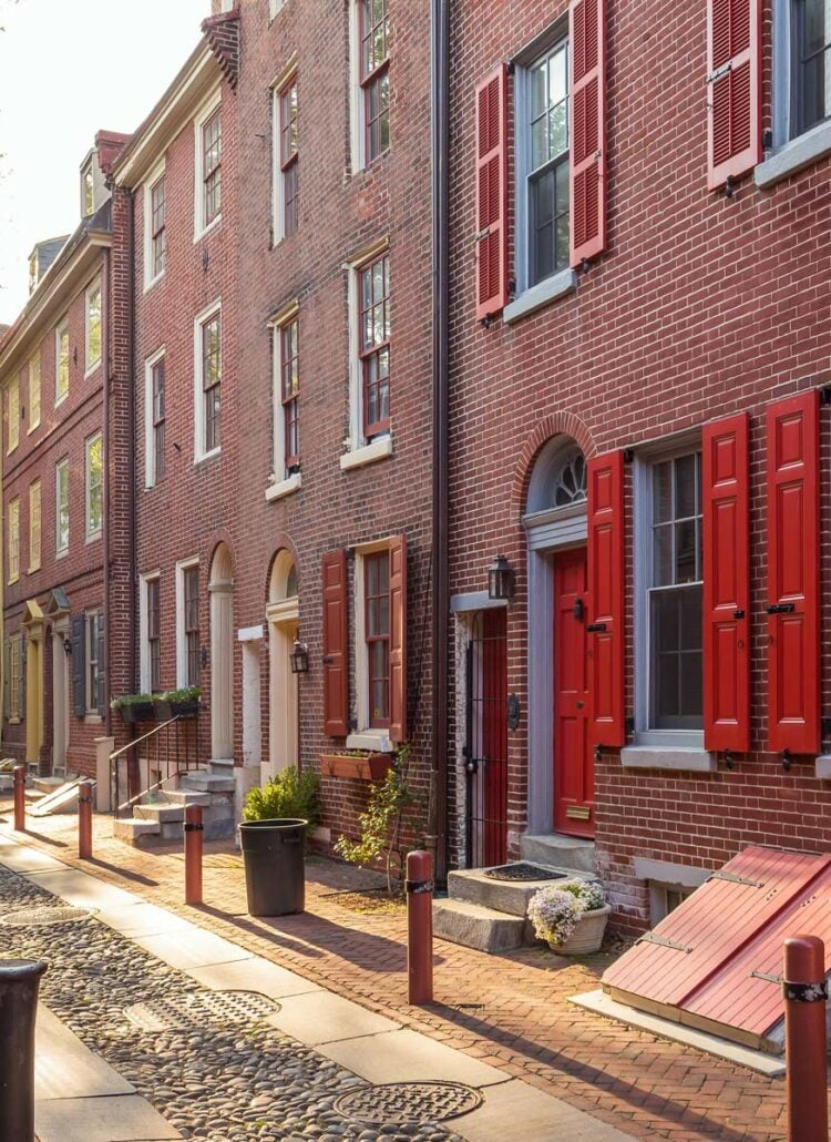 20 HONEST Pros & Cons of Living in Philadelphia (Helpful Local)