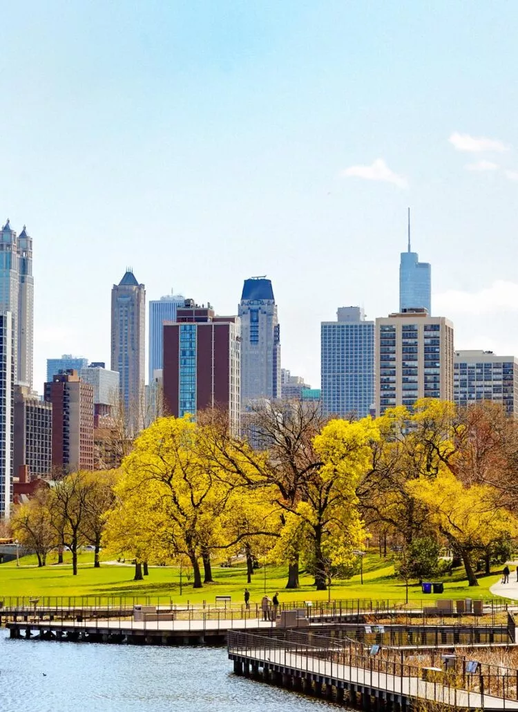 10 CHARMING Neighborhoods in Chicago (Worth Considering)