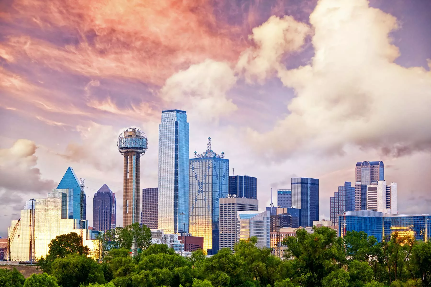living in dallas texas, moving to dallas texas, the pros and cons of moving to dallas