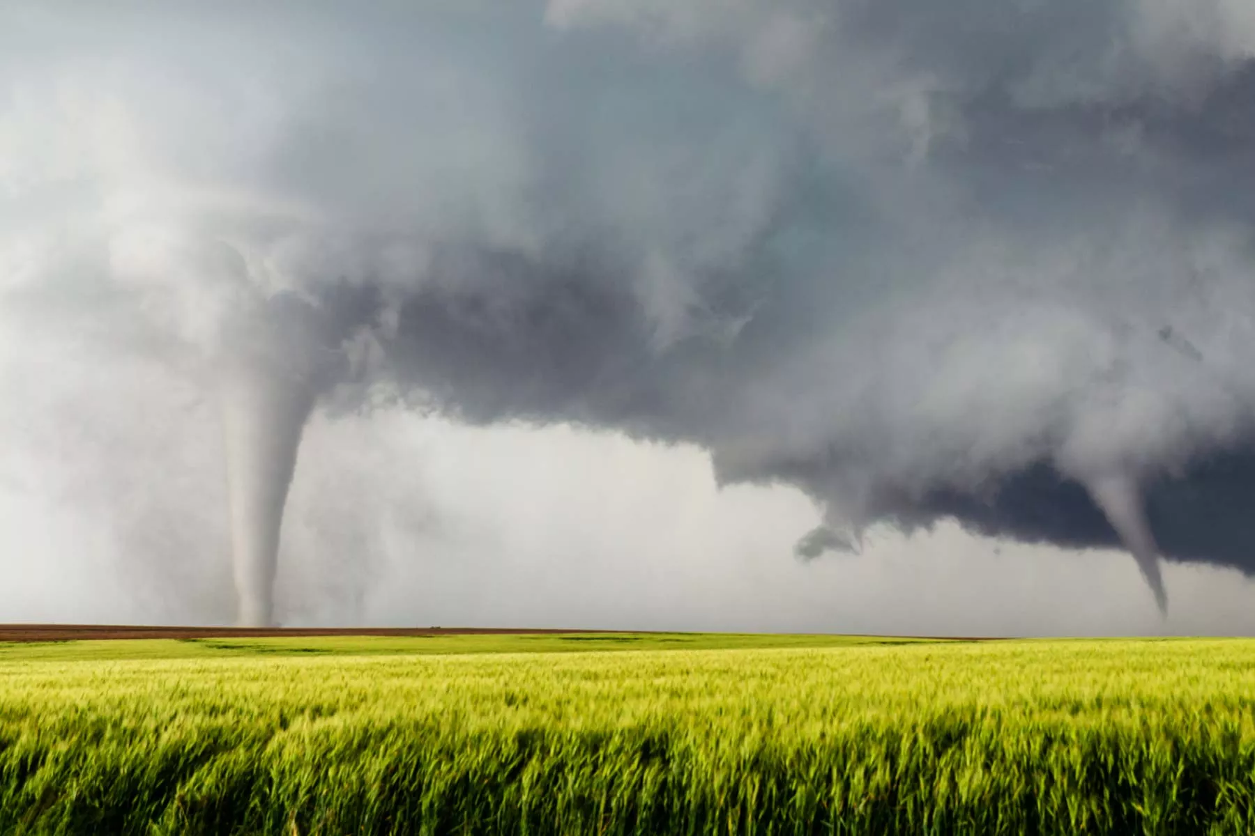 tornadoes are a con of living in kansas
